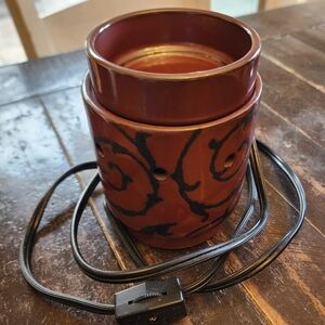 Scentsy Retired La Paz Warmer reddish brown with black scroll vines mid size